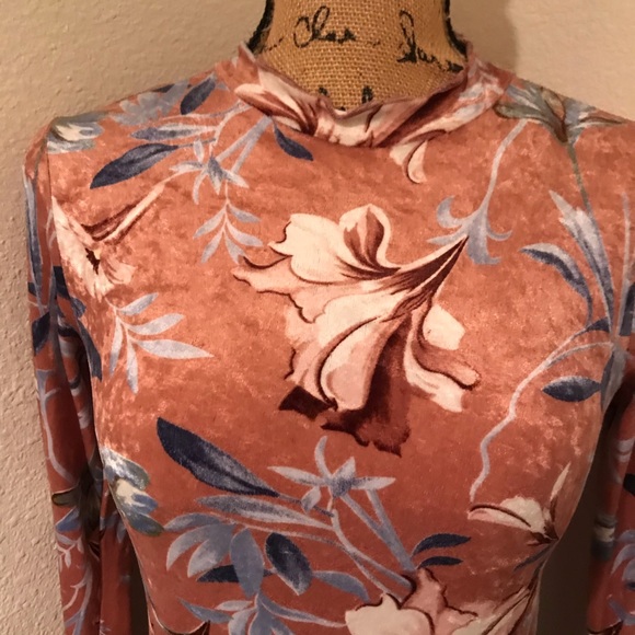 Day G Floral Long Sleeve Velvety Soft Stretch Blouse-S - Picture 3 of 15